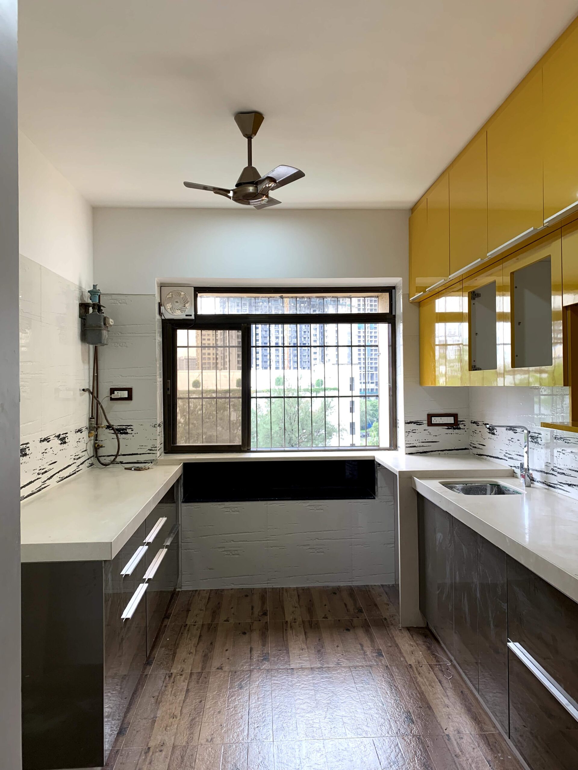 modular kitchen ingrey and yello